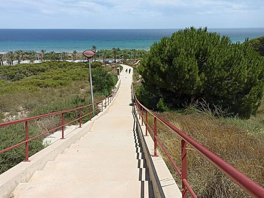 Bungalow En Primera Linea Del Mar Arenales del Sol Luaran gambar