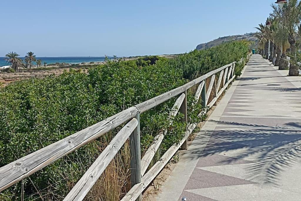 Bungalow En Primera Linea Del Mar Arenales del Sol Luaran gambar