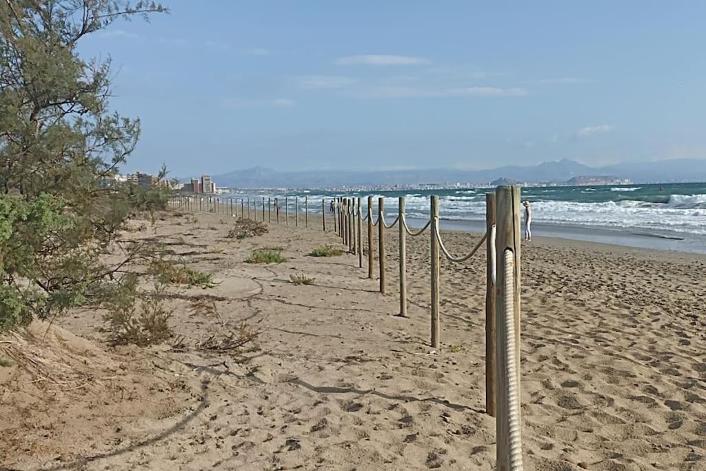 Bungalow En Primera Linea Del Mar Arenales del Sol Luaran gambar
