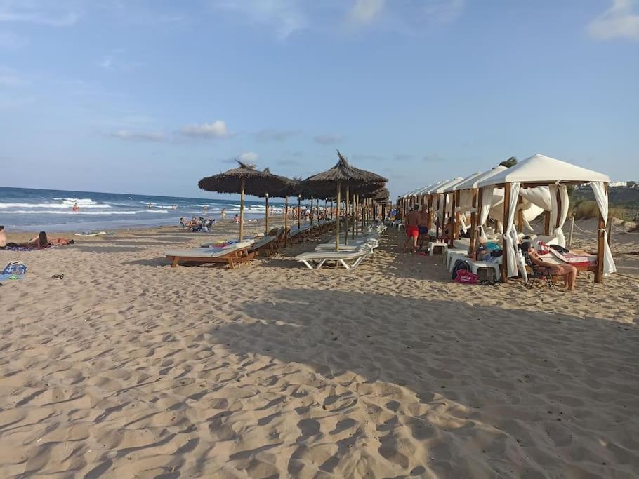 Bungalow En Primera Linea Del Mar Arenales del Sol Luaran gambar
