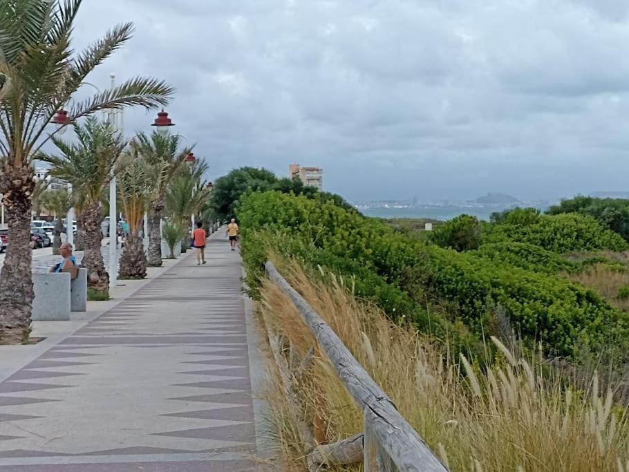 Bungalow En Primera Linea Del Mar Arenales del Sol Luaran gambar