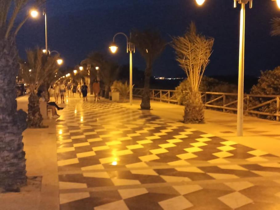 Bungalow En Primera Linea Del Mar Arenales del Sol Luaran gambar